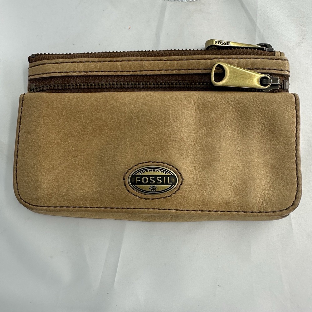 Fossil Explorer Flap Clutch Wallet Tan Leather Credit Cards Coin Zip